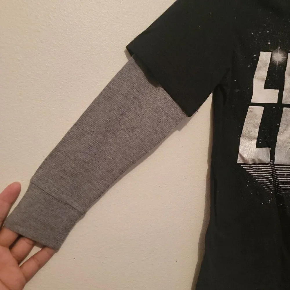 The Children's Place Boys Back Gray Limit Less Pullover T-Shirt Size 5/6